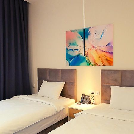 Add Hotel Almaty Exterior foto